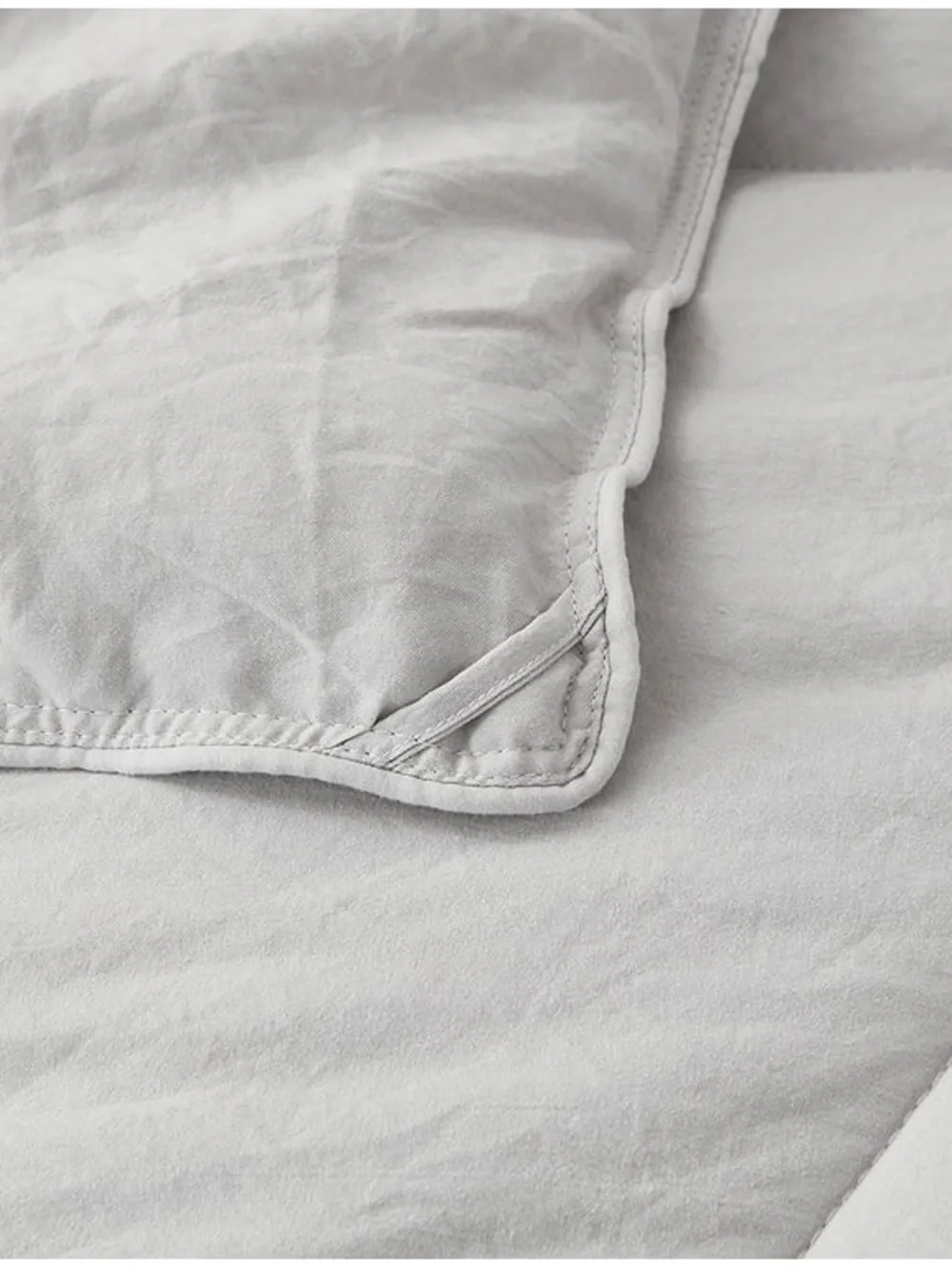 Light Gray Plush Queen 3 piece Quilted Comforter